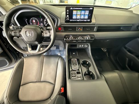 Used 2023 Honda Pilot EX-L image 13