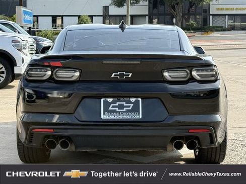 Used 2022 Chevrolet Camaro LT RWD image 7