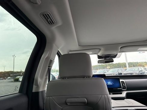 New 2025 Ford Expedition Active image 32