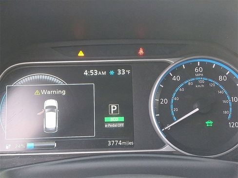 Used 2025 Nissan Leaf S image 19