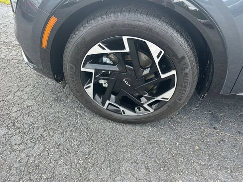 Certified 2024 Kia Sportage SX FWD image 11
