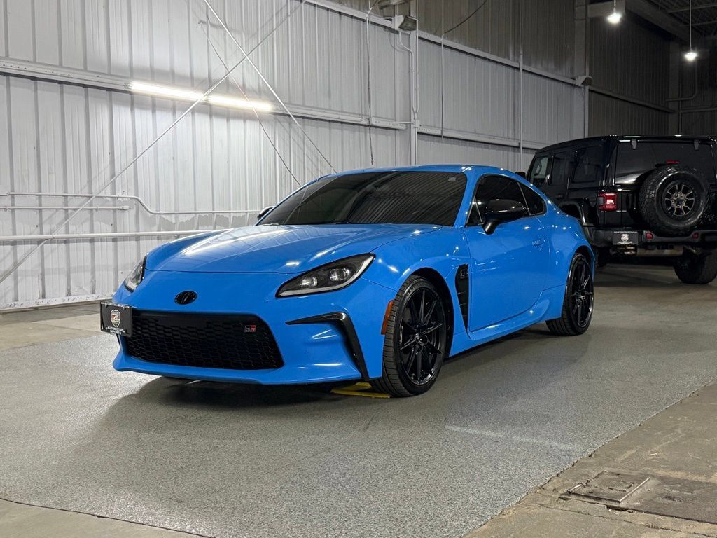 Used 2023 Toyota GR86 Premium w/ ALL Weather Mat Package (TMS) RWD image 1