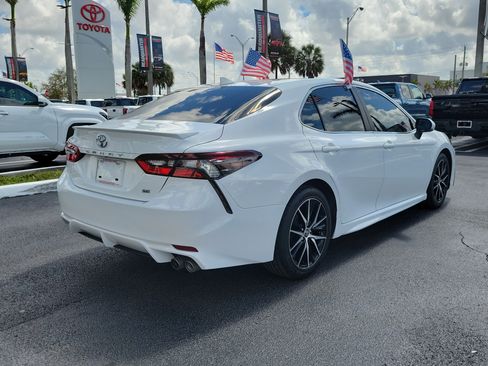 Used 2022 Toyota Camry SE w/ Audio Upgrade Package image 12