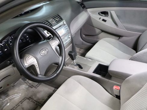 Used 2009 Toyota Camry Hybrid Sedan 4D image 9