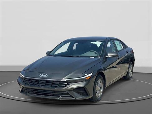 New 2026 Hyundai Elantra SE FWD image 1