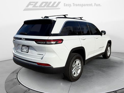 Used 2025 Jeep Grand Cherokee Laredo w/ Luxury Tech Group I image 9