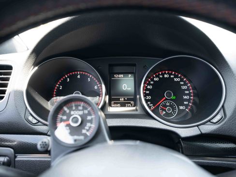 Used 2014 Volkswagen GTI Driver's Edition FWD image 16