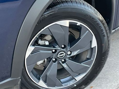 Used 2025 Nissan Rogue SV image 8