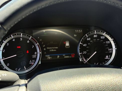 Used 2025 Toyota Highlander LE FWD image 43