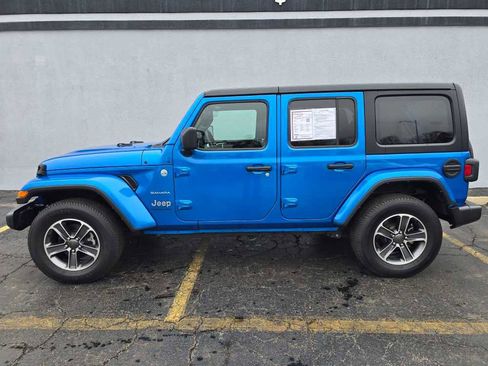 Used 2023 Jeep Wrangler Sahara image 4