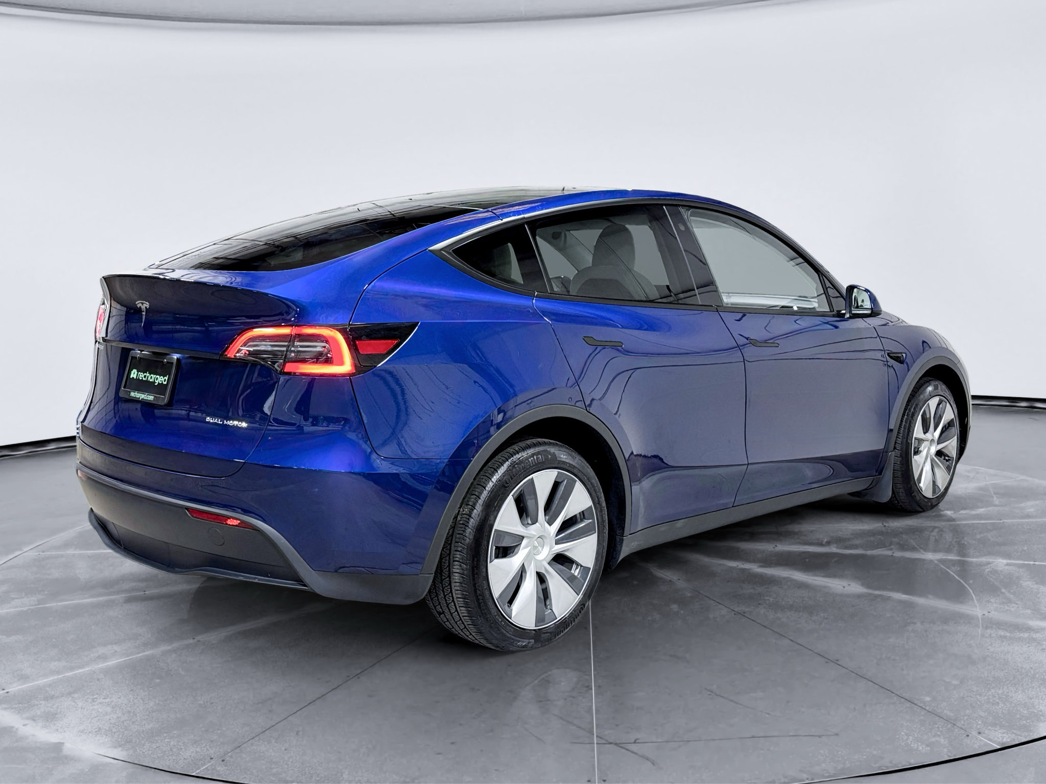 Used 2023 Tesla Model Y Long Range AWD/4WD image 3