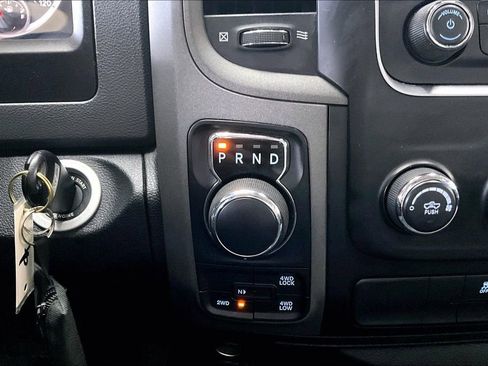 Used 2018 RAM 1500 Express AWD/4WD image 14