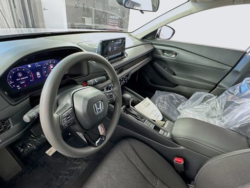 Used 2025 Honda Accord LX image 8