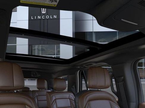 New 2026 Lincoln Navigator Reserve AWD/4WD image 22