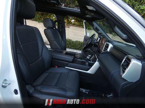 Used 2024 Toyota Tundra Platinum AWD/4WD image 32