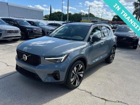 Used 2023 Volvo XC40 B5 Plus w/ Climate Package image 1