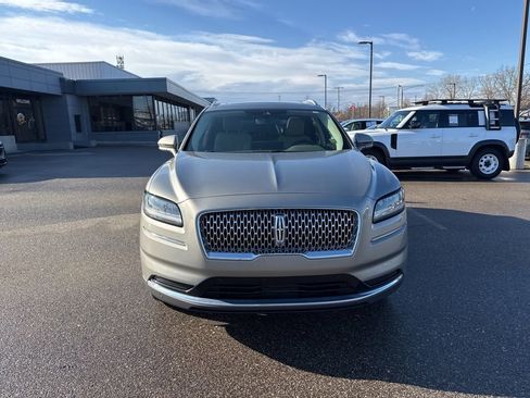 Used 2023 Lincoln Nautilus Reserve w/ Equipment Group 201A image 8