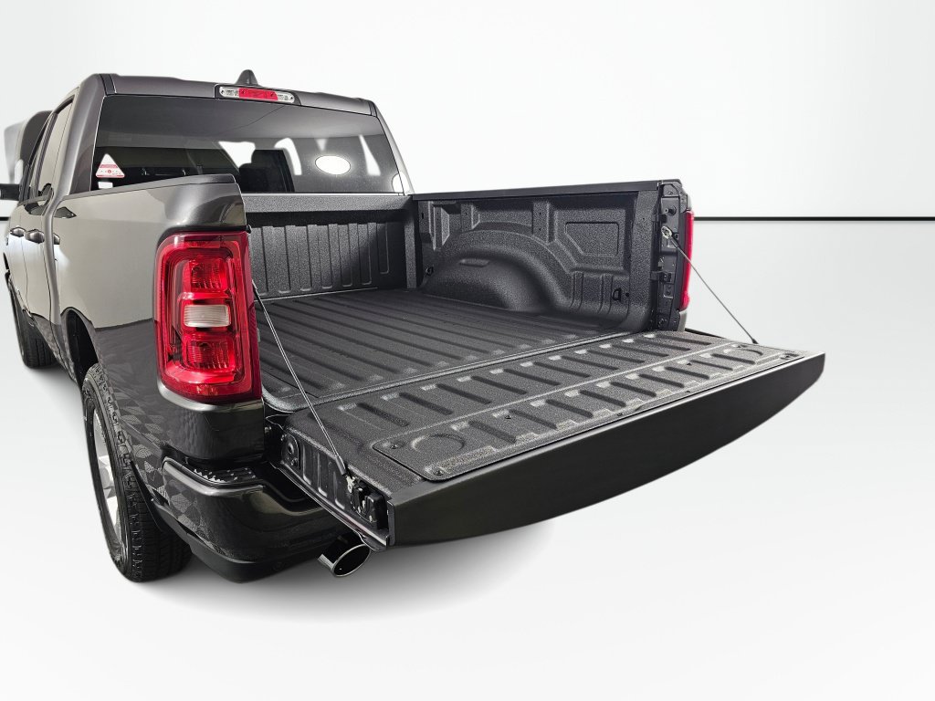New 2026 RAM 1500 Big Horn w/ Sport Appearance Package AWD/4WD image 17