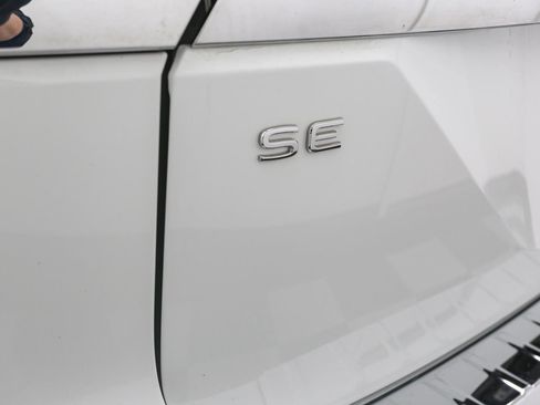 Certified 2024 Volkswagen Atlas SE AWD/4WD image 11