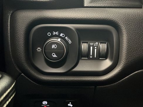 Used 2025 RAM 1500 Laramie w/ Sport Appearance Package AWD/4WD image 32