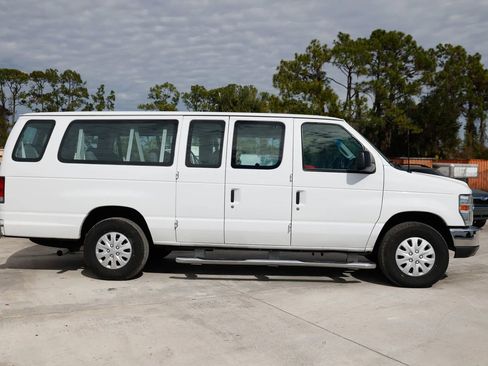 Used 2014 Ford E-350 and Econoline 350 XLT image 7