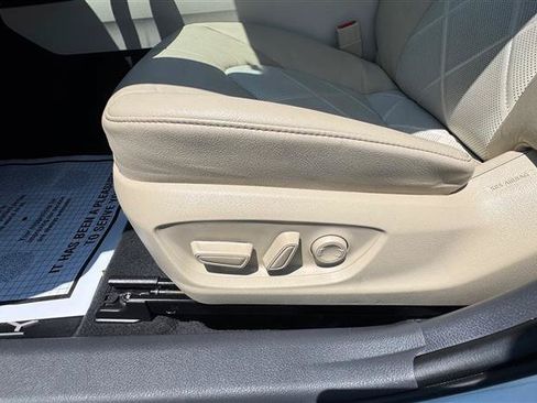 Used 2019 Toyota Camry XLE FWD image 35