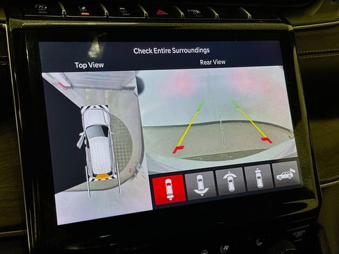 Used 2024 Jeep Grand Cherokee L Limited w/ Luxury Tech Group II image 23