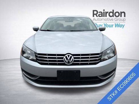Used 2014 Volkswagen Passat TDI SE FWD image 2