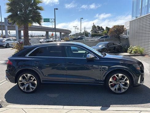 Used 2024 Audi RS Q8 w/ Executive Package AWD/4WD image 5
