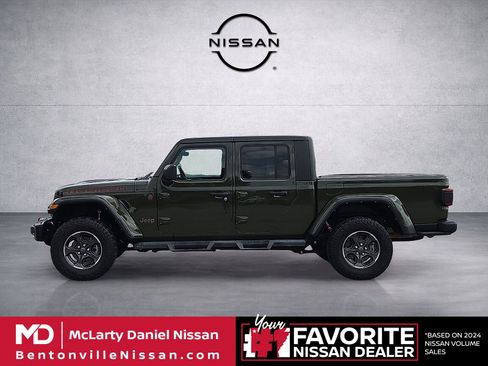 Used 2022 Jeep Gladiator Rubicon w/ LED Lighting Group AWD/4WD image 3
