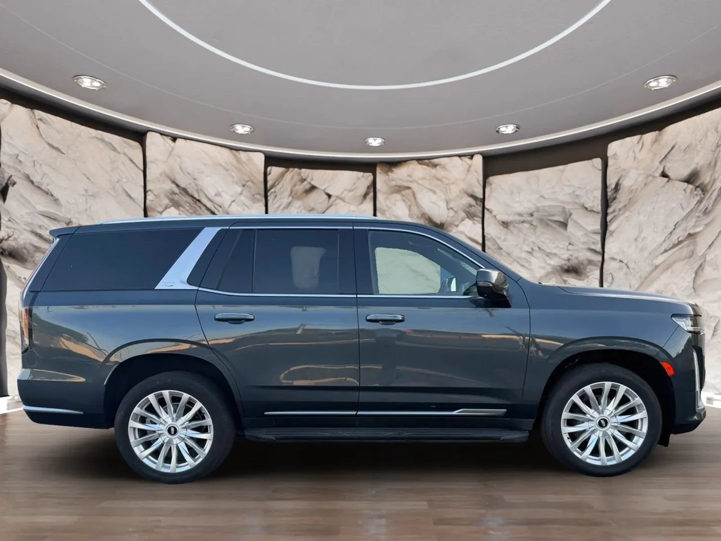 Used 2021 Cadillac Escalade Luxury RWD image 4