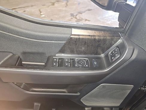 Used 2025 Ford F350 Lariat w/ Lariat Ultimate Package image 11