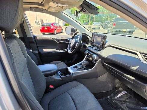 Used 2022 Toyota RAV4 XLE w/ Convenience Package AWD/4WD image 11