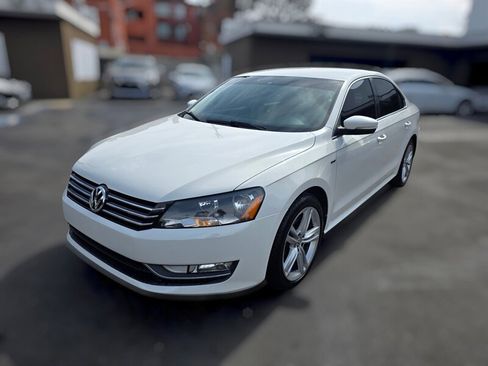 Used 2015 Volkswagen Passat 1.8T Limited Edition image 1