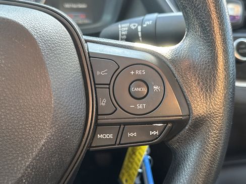 Used 2022 Toyota Corolla LE image 15