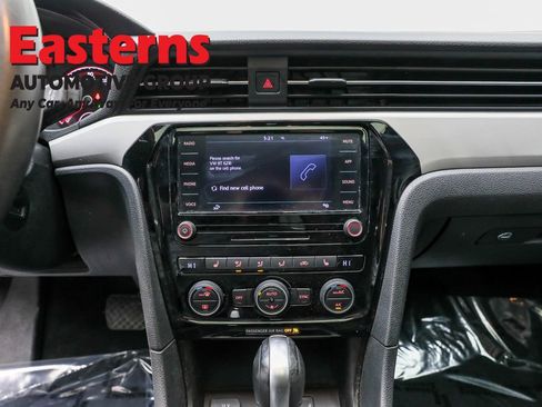 Used 2022 Volkswagen Passat 2.0T SE image 12