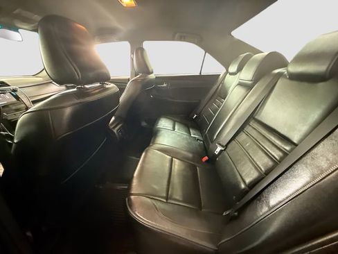 Used 2015 Toyota Camry XLE image 23