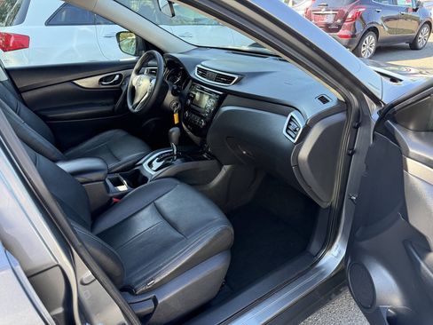 Used 2016 Nissan Rogue S AWD/4WD image 13
