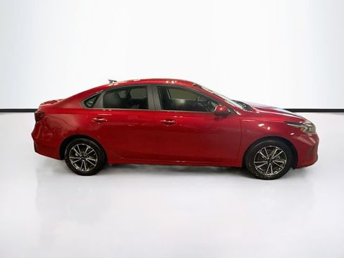 Used 2022 Kia Forte LXS FWD image 8