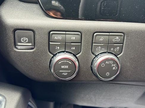 New 2026 GMC Sierra 1500 SLE w/ X31 Off-Road Package image 30