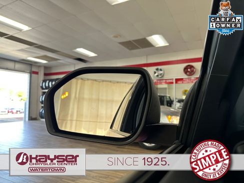Used 2024 Ford Explorer XLT w/ Equipment Group 202A AWD/4WD image 8