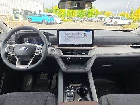 Certified 2025 Ford Explorer Active AWD/4WD image 6