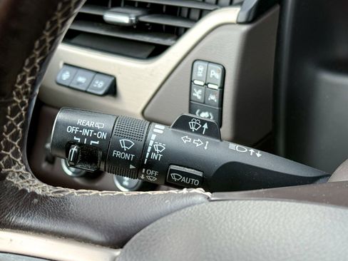 Used 2020 GMC Yukon Denali w/ Denali Ultimate Package AWD/4WD image 28