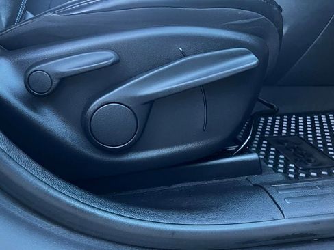 Used 2019 Jeep Cherokee Latitude Plus w/ Cold Weather Group image 36