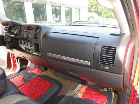 Used 2011 GMC Sierra 1500 SLE w/ Chrome Essentials Package AWD/4WD image 15