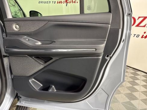 New 2025 Lincoln Navigator L Reserve w/ Jet Appearance Package image 24