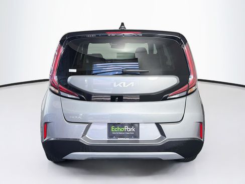 Used 2025 Kia Soul LX w/ LX Technology Package FWD image 7