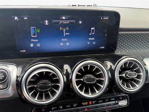 Used 2024 Mercedes-Benz GLB 250 GLB 250 image 30