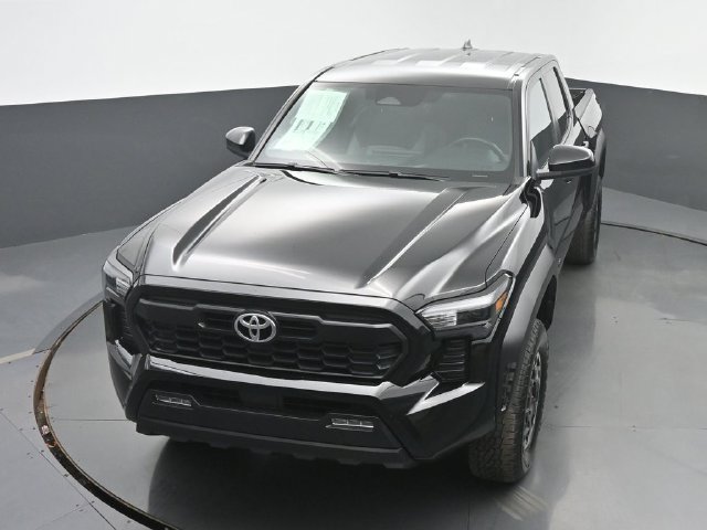 Used 2024 Toyota Tacoma TRD Off-Road AWD/4WD image 36