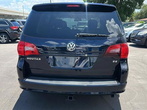 Used 2010 Volkswagen Routan SE FWD image 9